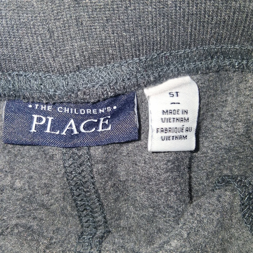 EUC Children's Place Size 5T Black Kids Fleece Jogger Pants!!